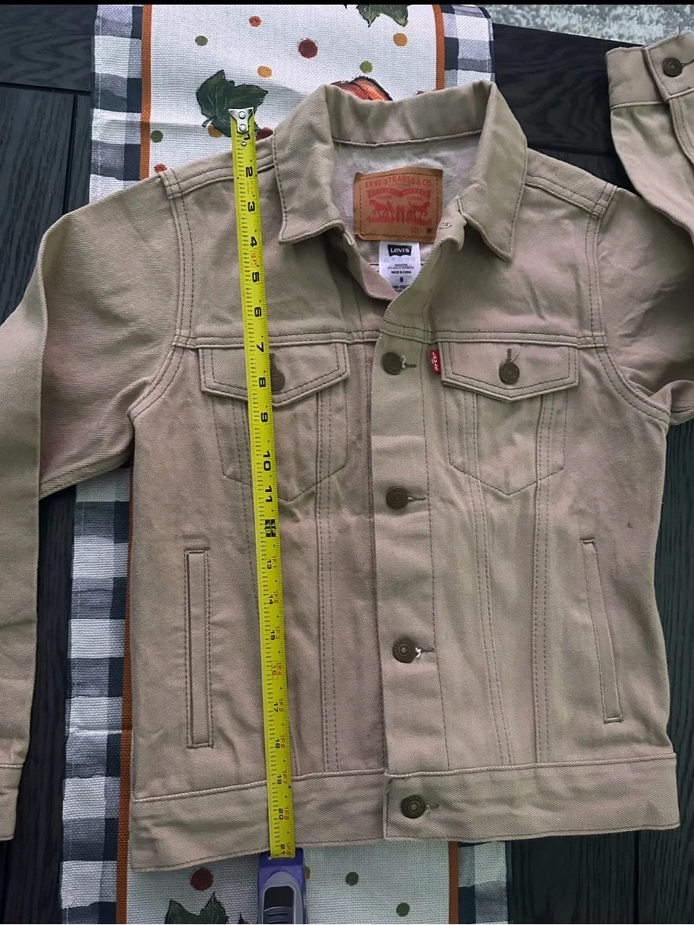 Vintage y2k youth-sized Levi's beige/tan cotton denim trucker jacket size medium